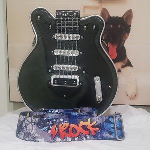 Gorgeous Guitar Shape Handbag